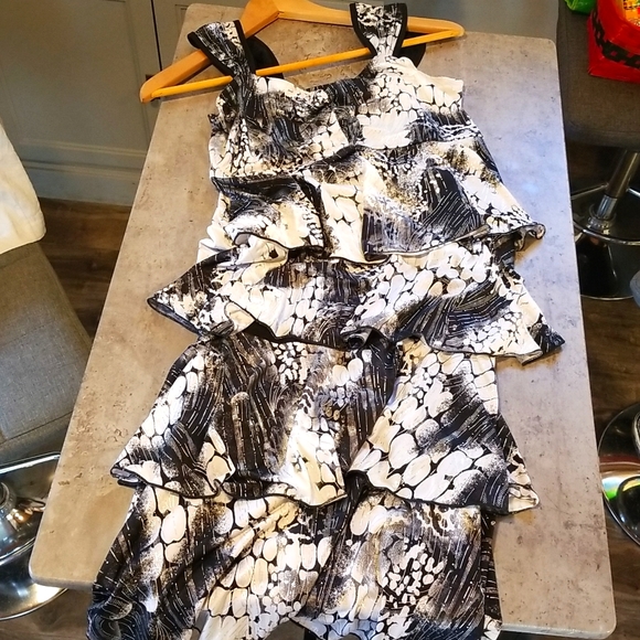 lavena Dresses & Skirts - 7/$25 🔥Stunning tiered dress🔥